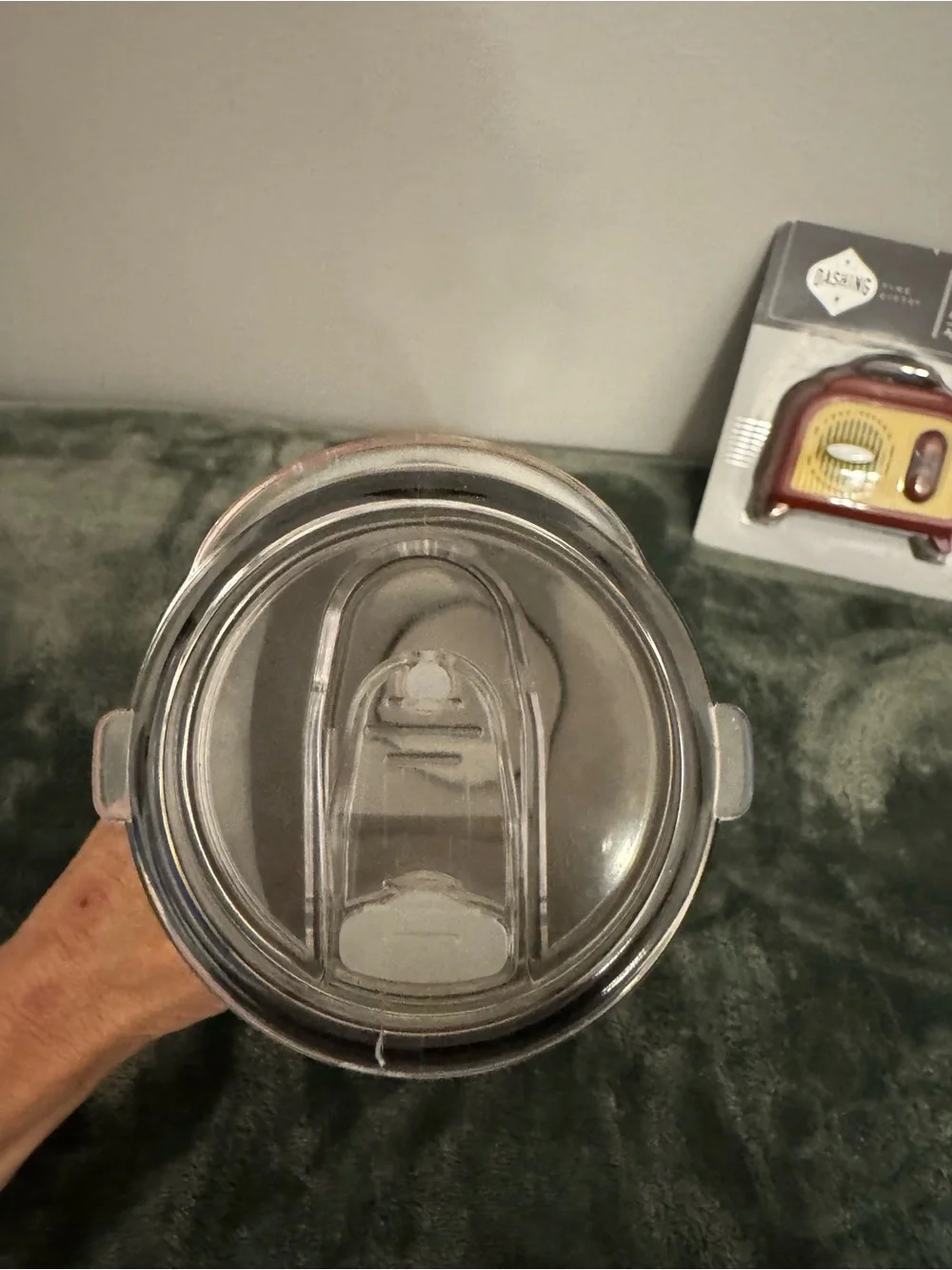 Súper Marío 20 oz tumbler and n Mini Retro Radio